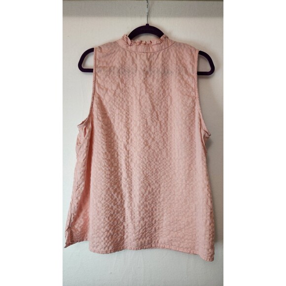Crown & Ivy Curvy Women's size 1X sleeveless lightweight pink blouse - Picture 4 of 5